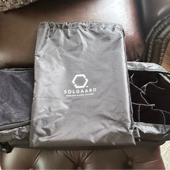 Black Solgaard Travel Bag & Carry On Closet - Picture 5 of 5